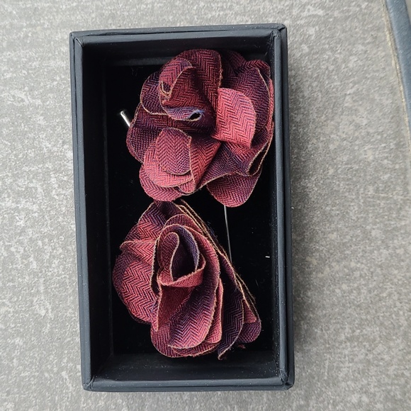 The Tie Bar Lapel Pins - Picture 5 of 7